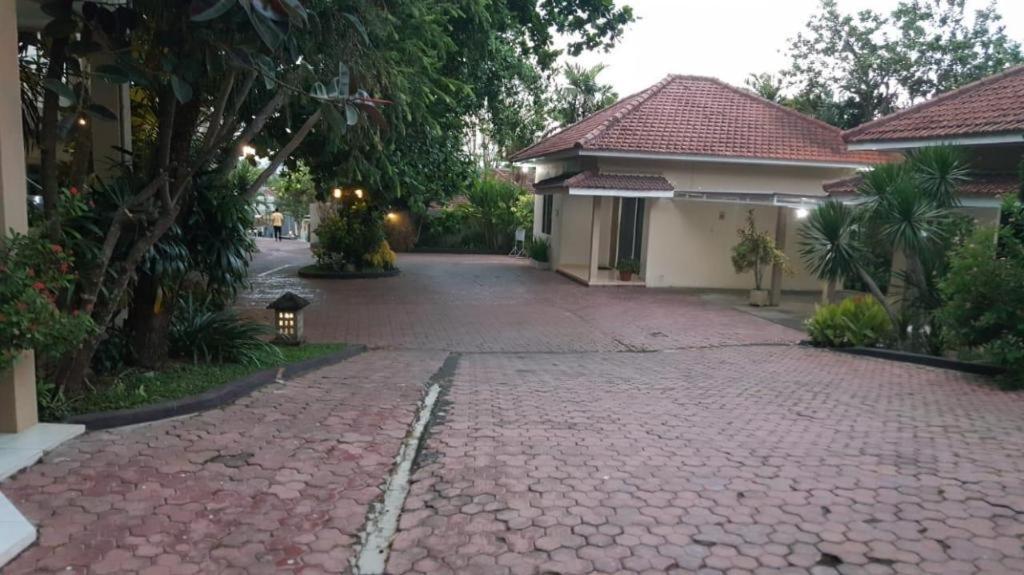 Hotel Sulawesi Jember Exterior photo