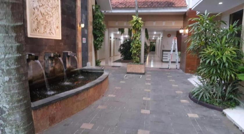 Hotel Sulawesi Jember Exterior photo
